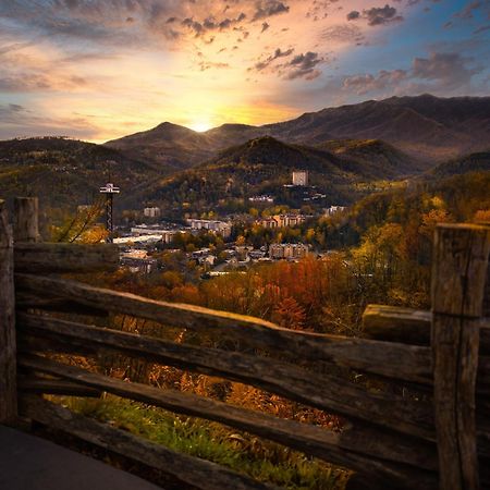 Serenity Heights, Amazing Views, Hot Tub Pool Access, 1089 Free Tickets Each Paid Day, Dollywood Gatlinburg Eksteriør billede