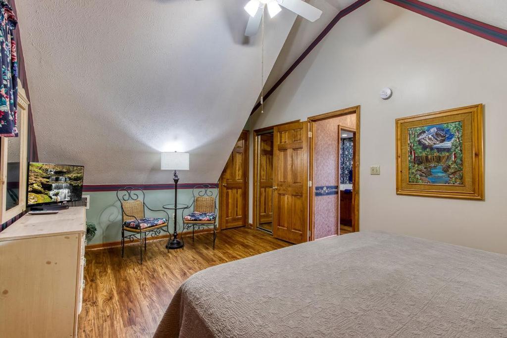 Serenity Heights, Amazing Views, Hot Tub Pool Access, 1089 Free Tickets Each Paid Day, Dollywood Gatlinburg Eksteriør billede